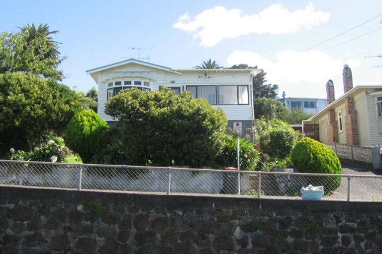 Photo of property in 15 Quadrant Road, Onehunga, Auckland, 1061