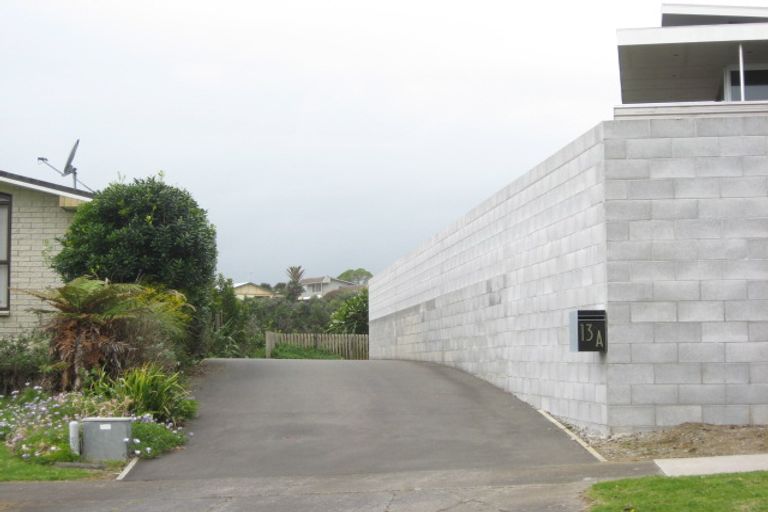 Photo of property in 13 Arden Place, Oakura, 4314