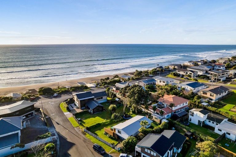 Photo of property in 3 Mallinder Place, Oakura, 4314