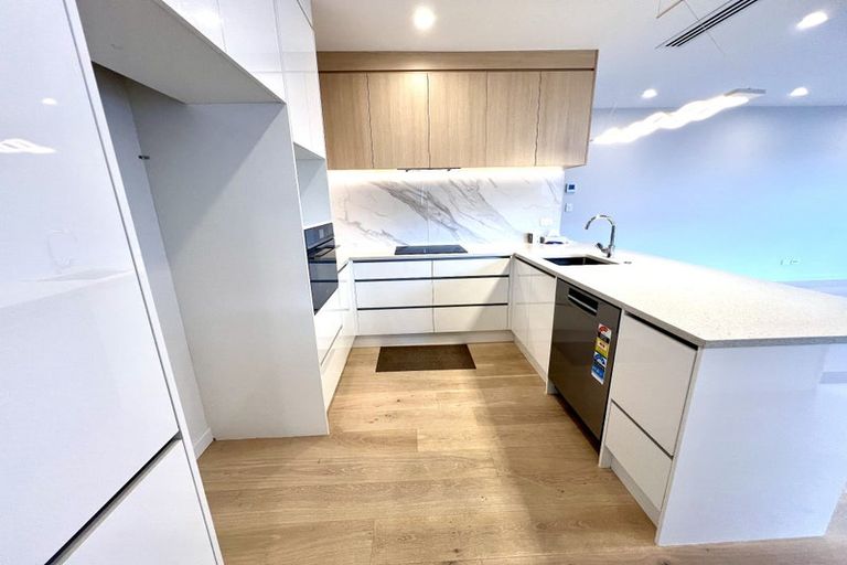 Photo of property in 10 Rossbeg Lane, Flat Bush, Auckland, 2019