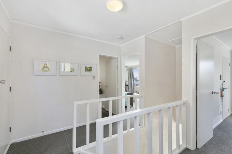 Photo of property in 10 Bowline Place, Whitby, Porirua, 5024