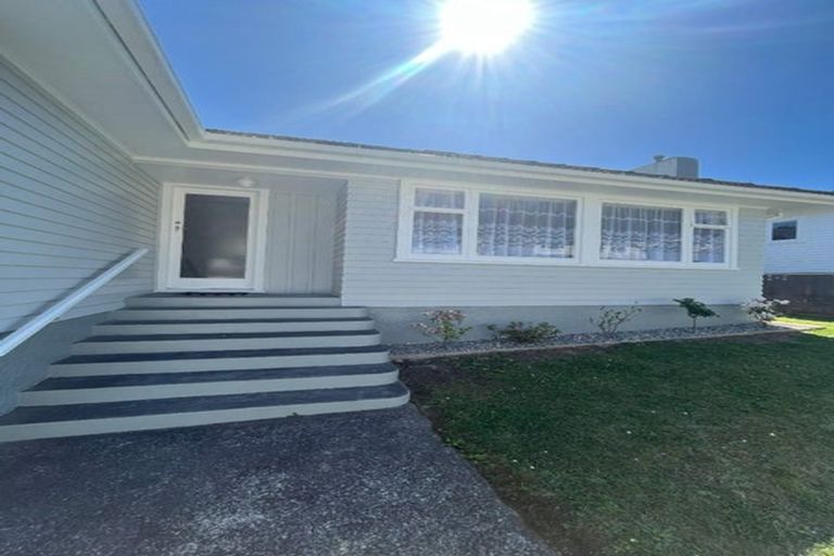 Photo of property in 119 Parkvale Road, Karori, Wellington, 6012