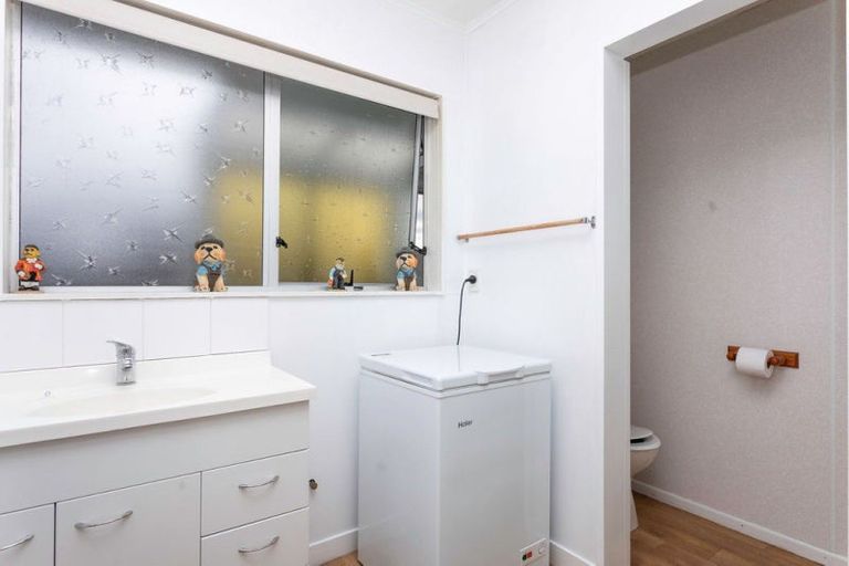 Photo of property in 8 Mccallum Street, Dannevirke, 4930