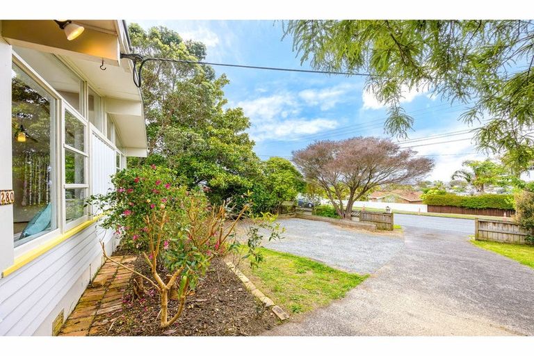 Photo of property in 280 Glengarry Road, Glen Eden, Auckland, 0602
