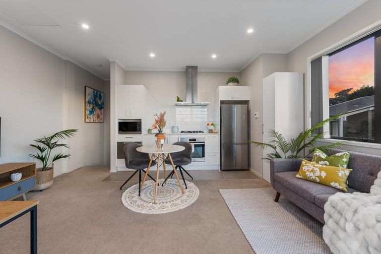 Photo of property in 24 Pukewhero Rise, Westgate, Auckland, 0614