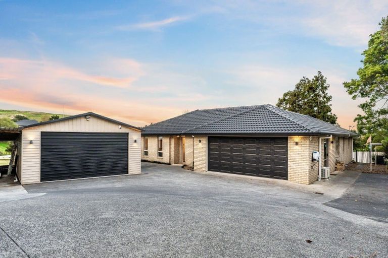 Photo of property in 6 Gavinike Place, Waimauku, 0812