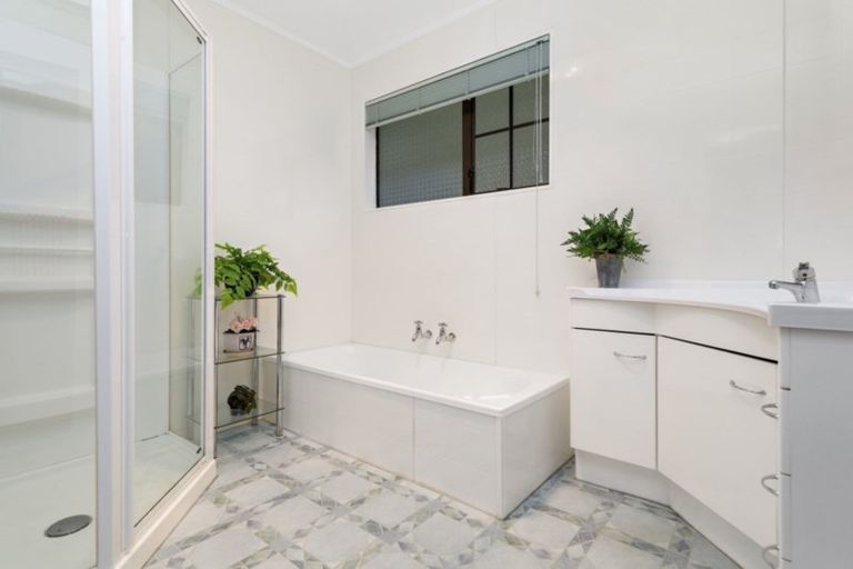 Photo of property in 51 Woodman Drive, Tawa, Wellington, 5028