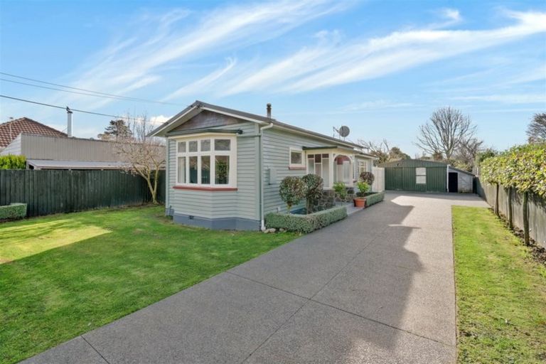 Photo of property in 11 Corson Avenue, Beckenham, Christchurch, 8023