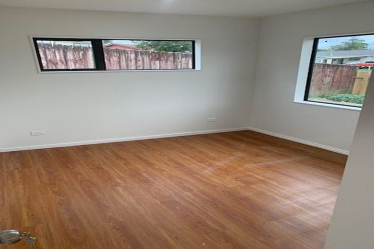 Photo of property in 4a Karepo Crescent, Ranui, Auckland, 0612