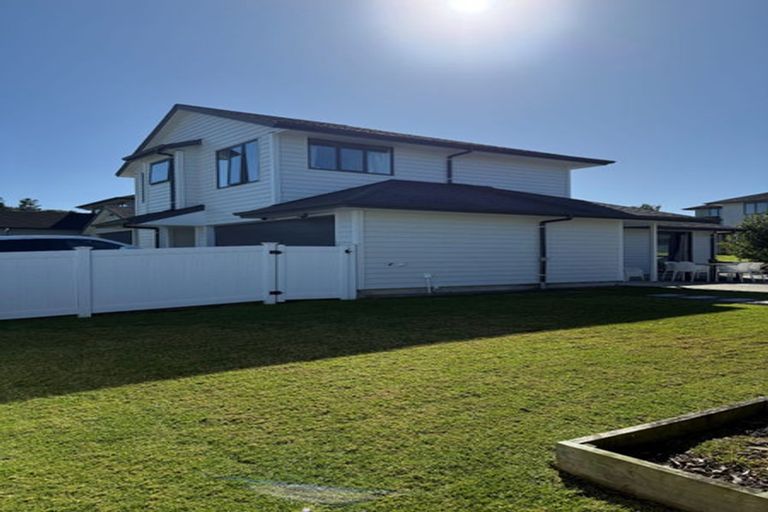 Photo of property in 6 Maylee Crescent, Gulf Harbour, Whangaparaoa, 0930