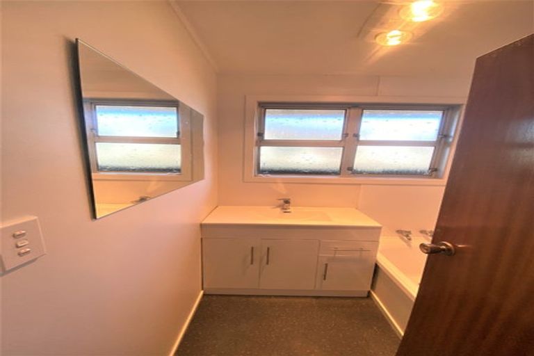 Photo of property in 2/26 Gladson Avenue, Sockburn, Christchurch, 8042