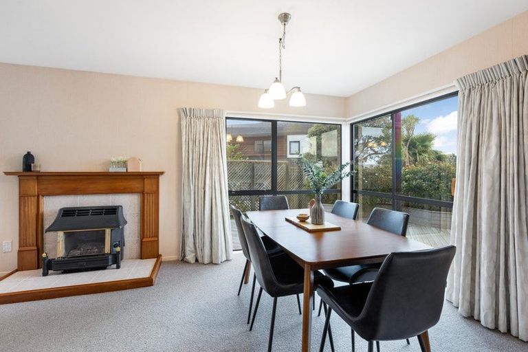 Photo of property in 52 Abilene Crescent, Churton Park, Wellington, 6037