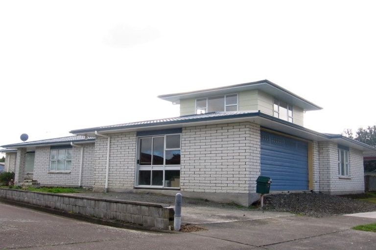 Photo of property in 15 Herbert Avenue, Cloverlea, Palmerston North, 4412