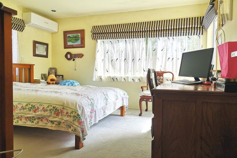 Photo of property in 36 Loloma Drive, Half Moon Bay, Auckland, 2012