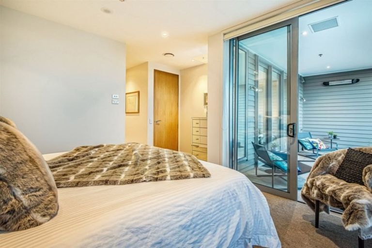 Photo of property in 203/585 Beach Road, Rothesay Bay, Auckland, 0630