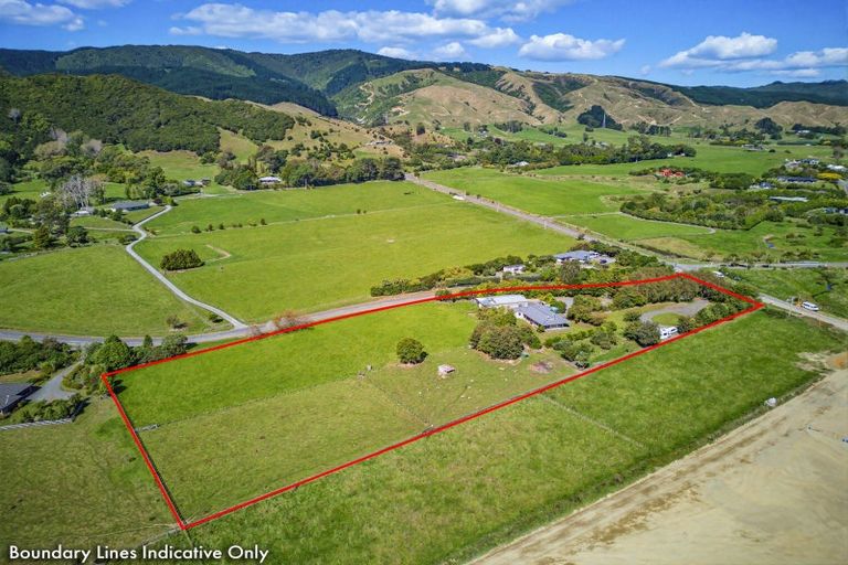 Photo of property in 63 South Manakau Road, Manakau, Otaki, 5583