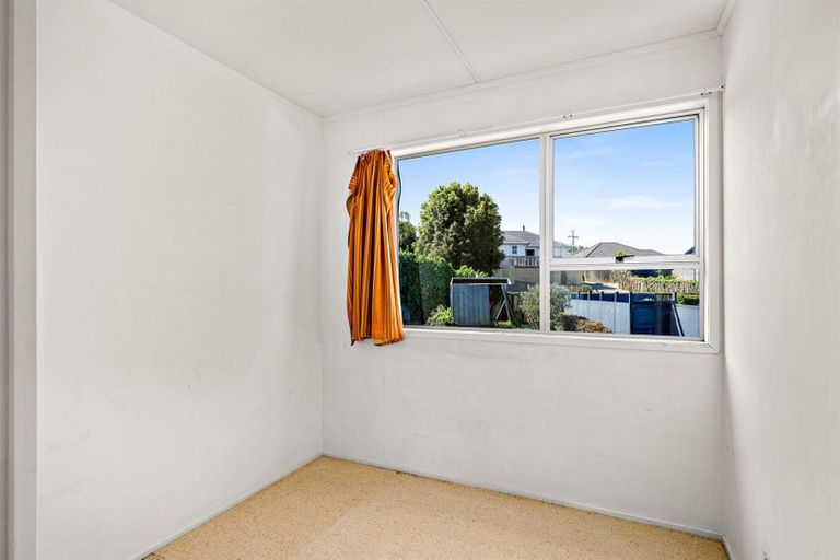 Photo of property in 14 Donovan Avenue, Massey, Auckland, 0614