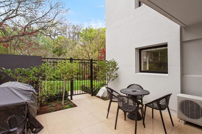 Photo of property in 2/18 Carlton Mill Road, Merivale, Christchurch, 8014