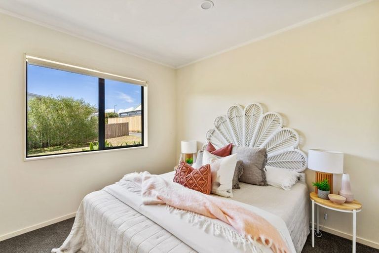 Photo of property in 19 Surfside Lane, Ruakaka, 0116