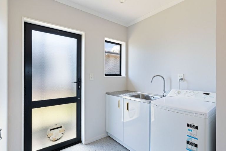 Photo of property in 47 Paynters Avenue, Strandon, New Plymouth, 4312