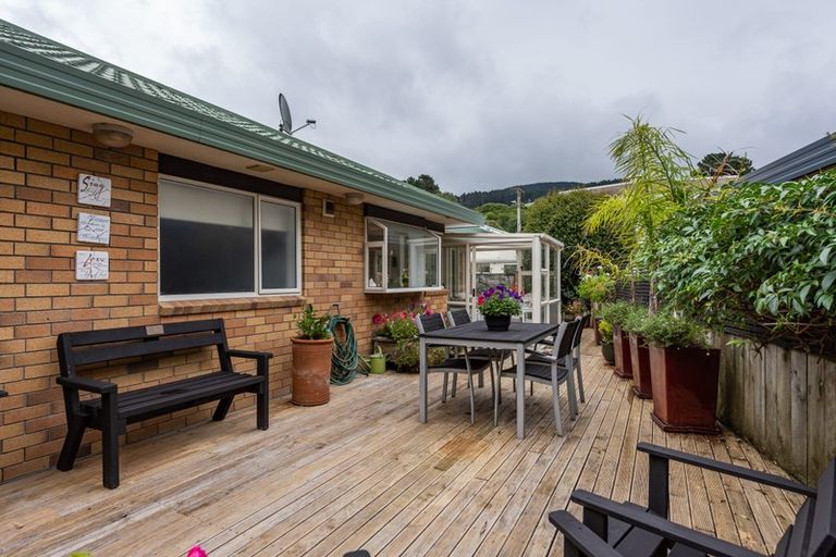 Photo of property in 116 Oxford Street, Tawa, Wellington, 5028