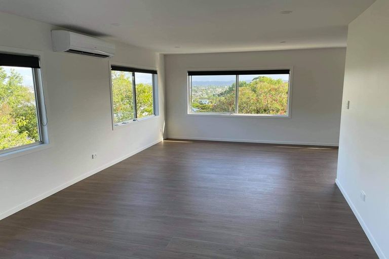 Photo of property in 15 Crompton Road, Massey, Auckland, 0614