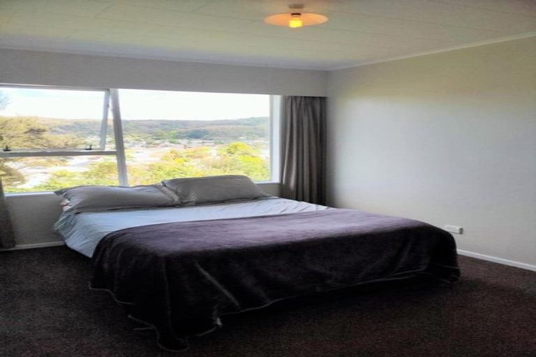 Photo of property in 25 Pencarrow Crescent, Wainuiomata, Lower Hutt, 5014