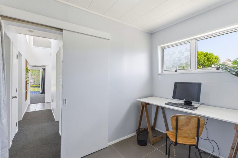 Photo of property in 2 Cypress Grove, Paraparaumu, 5032