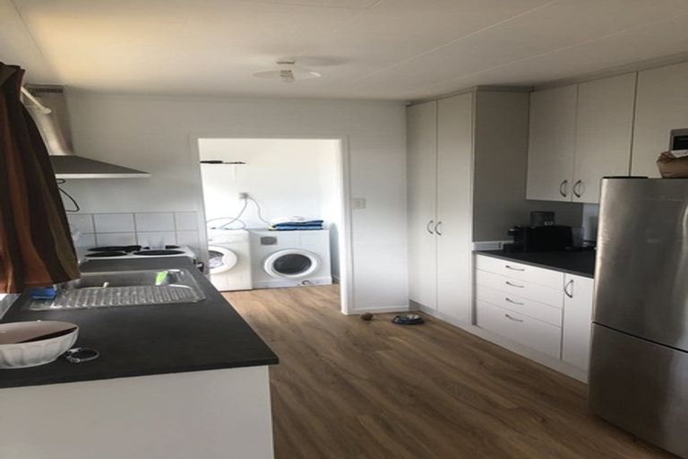 Photo of property in 57 Woodside Road, Massey, Auckland, 0614