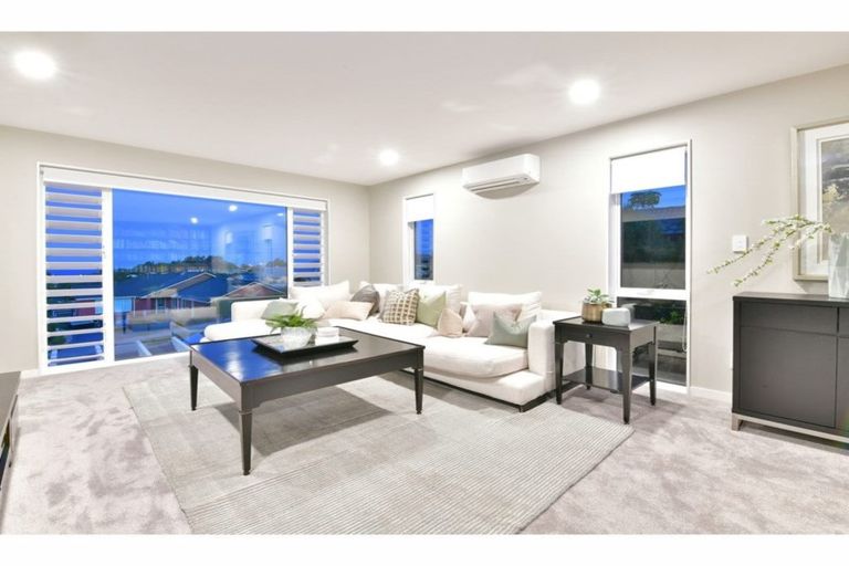 Photo of property in 12 Seaview Crescent, Hatfields Beach, Orewa, 0931