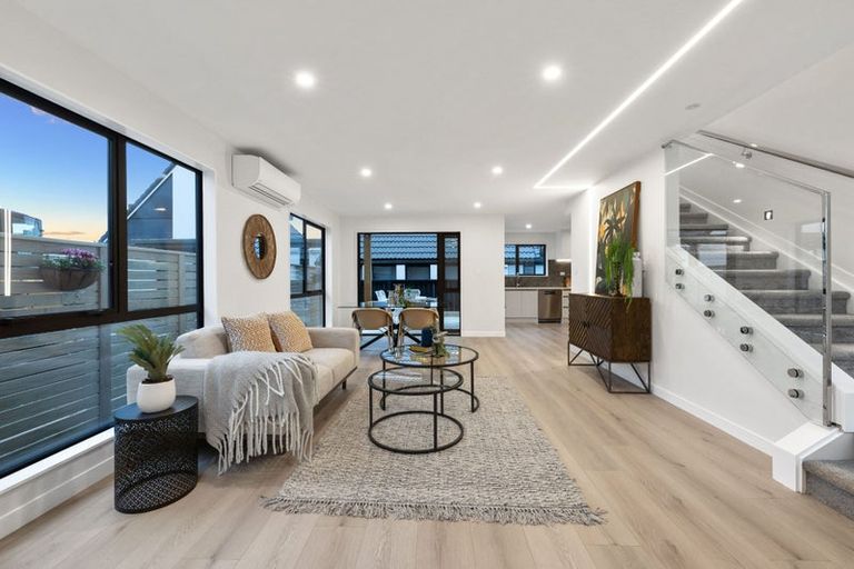 Photo of property in 42b Takutai Avenue, Half Moon Bay, Auckland, 2012