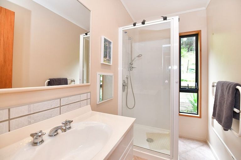 Photo of property in 335 Kanohi Road, Kaukapakapa, 0873