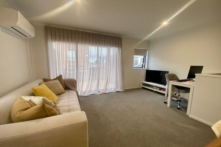 Photo of property in 7 David Carnegie Road, Hobsonville, Auckland, 0616