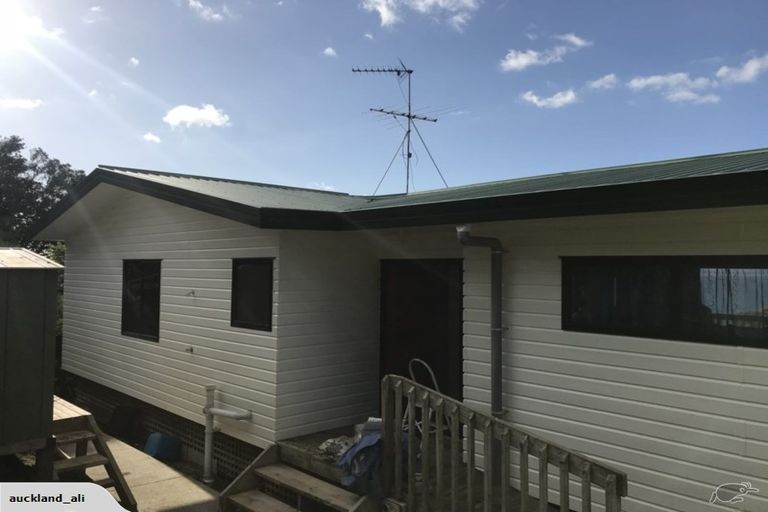 Photo of property in 106 Pacific Parade, Army Bay, Whangaparaoa, 0930