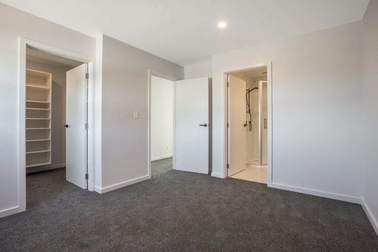 Photo of property in 8 Parekareka Lane, Kenepuru, Porirua, 5022