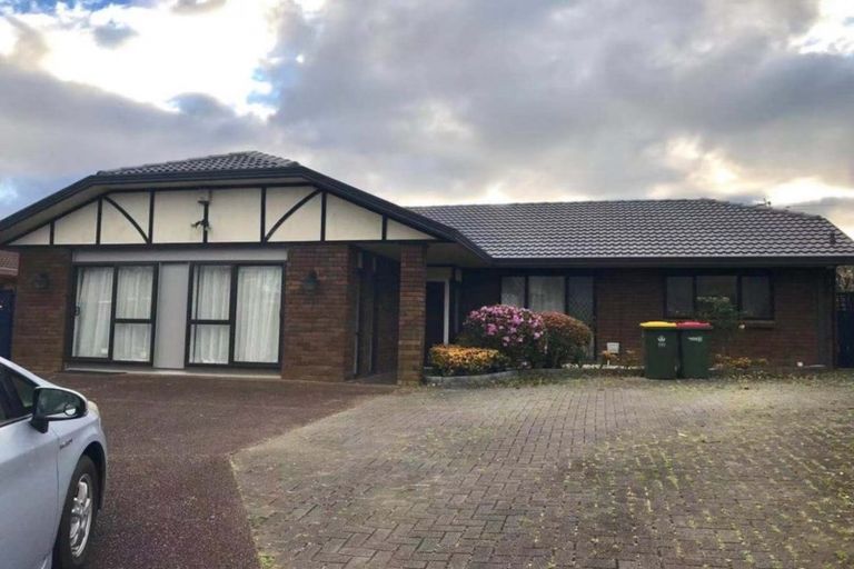 Photo of property in 7 Kallaroo Place, Botany Downs, Auckland, 2010