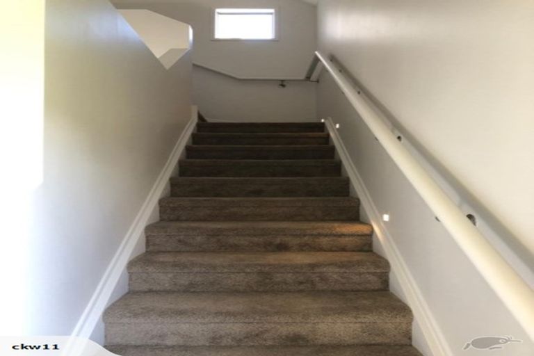Photo of property in 1 Kaihua Terrace, Mangere Bridge, Auckland, 2022