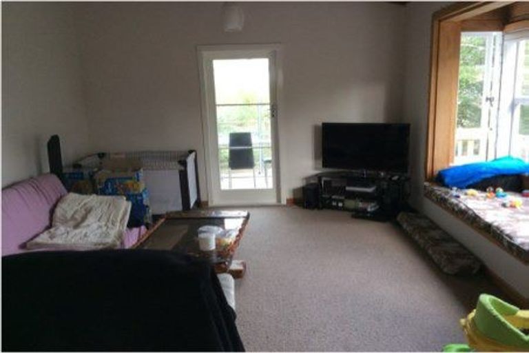 Photo of property in 29 Island Bay Road, Beach Haven, Auckland, 0626