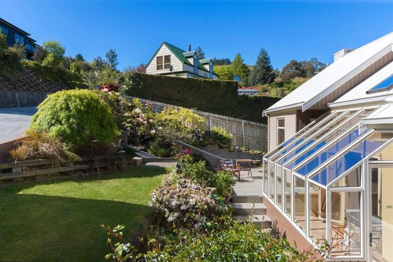 Photo of property in 18 Evergreen Place, Sunshine Bay, Queenstown, 9300