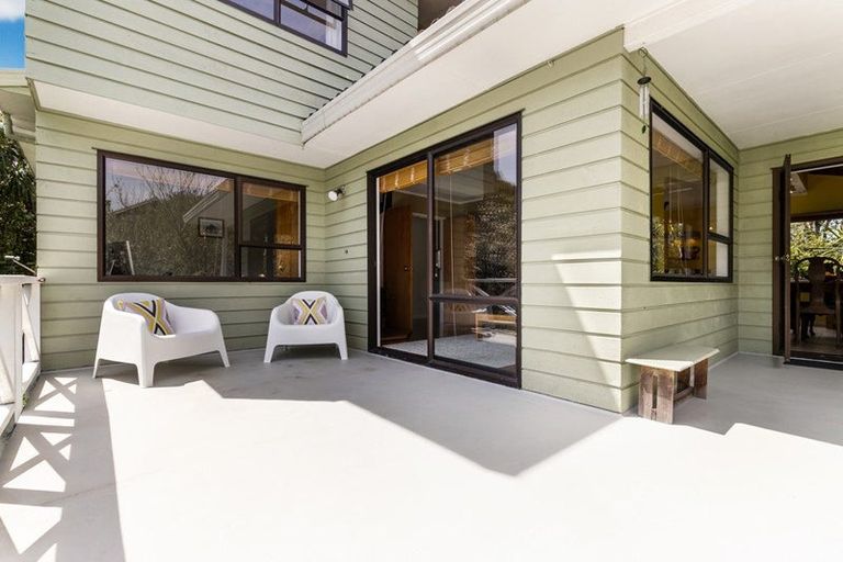 Photo of property in 2/41 Lyons Avenue, Murrays Bay, Auckland, 0630