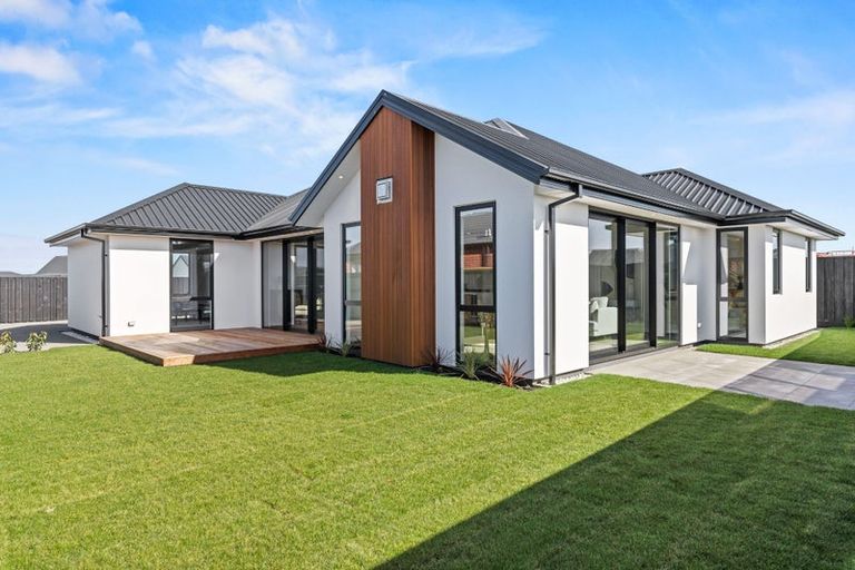 Photo of property in 20 Cam Mill Place, Rangiora, 7400
