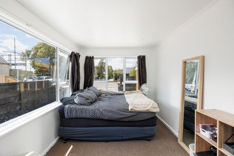Photo of property in 16 Thomson Street, West End, Palmerston North, 4412