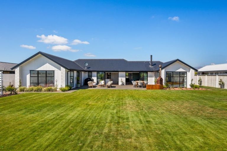 Photo of property in 28 Whitehall Drive, Springlands, Blenheim, 7201