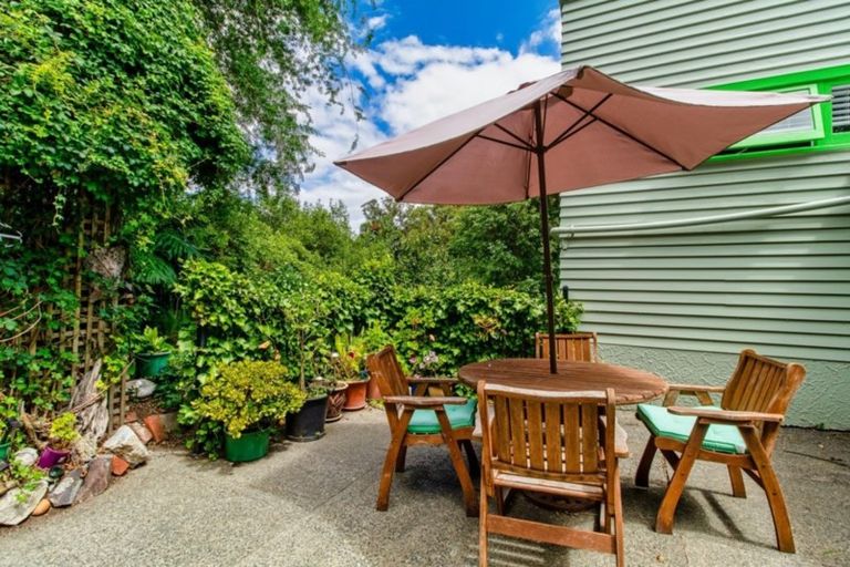 Photo of property in 25 Burns Road, Hospital Hill, Napier, 4110