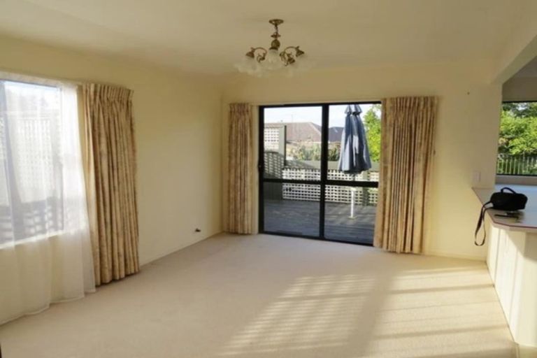 Photo of property in 5 Kellyville Heights, Merrilands, New Plymouth, 4312