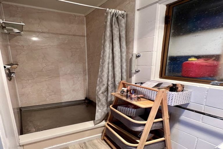 Photo of property in 24 The Esplanade, Eastern Beach, Auckland, 2012