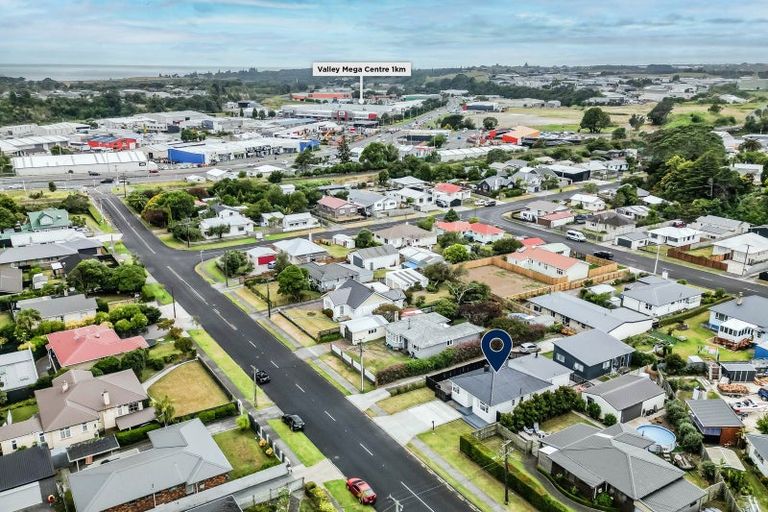 Photo of property in 15a Queens Road, Glen Avon, New Plymouth, 4312