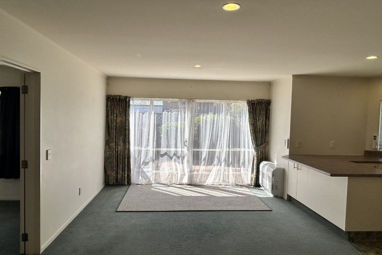 Photo of property in 22 Kowhai Grove, Raumati Beach, Paraparaumu, 5032