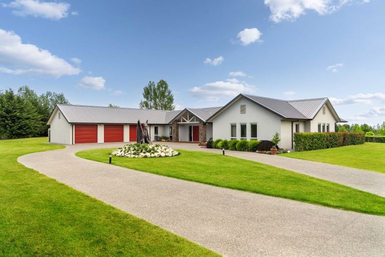 Photo of property in 98 Oxford Street, Martinborough, 5711