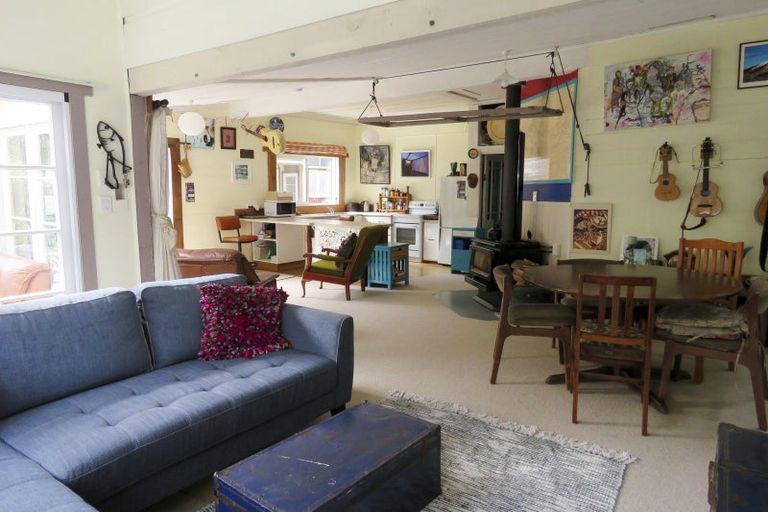 Photo of property in 25 Andersen Street, Blacks Point, Reefton, 7830